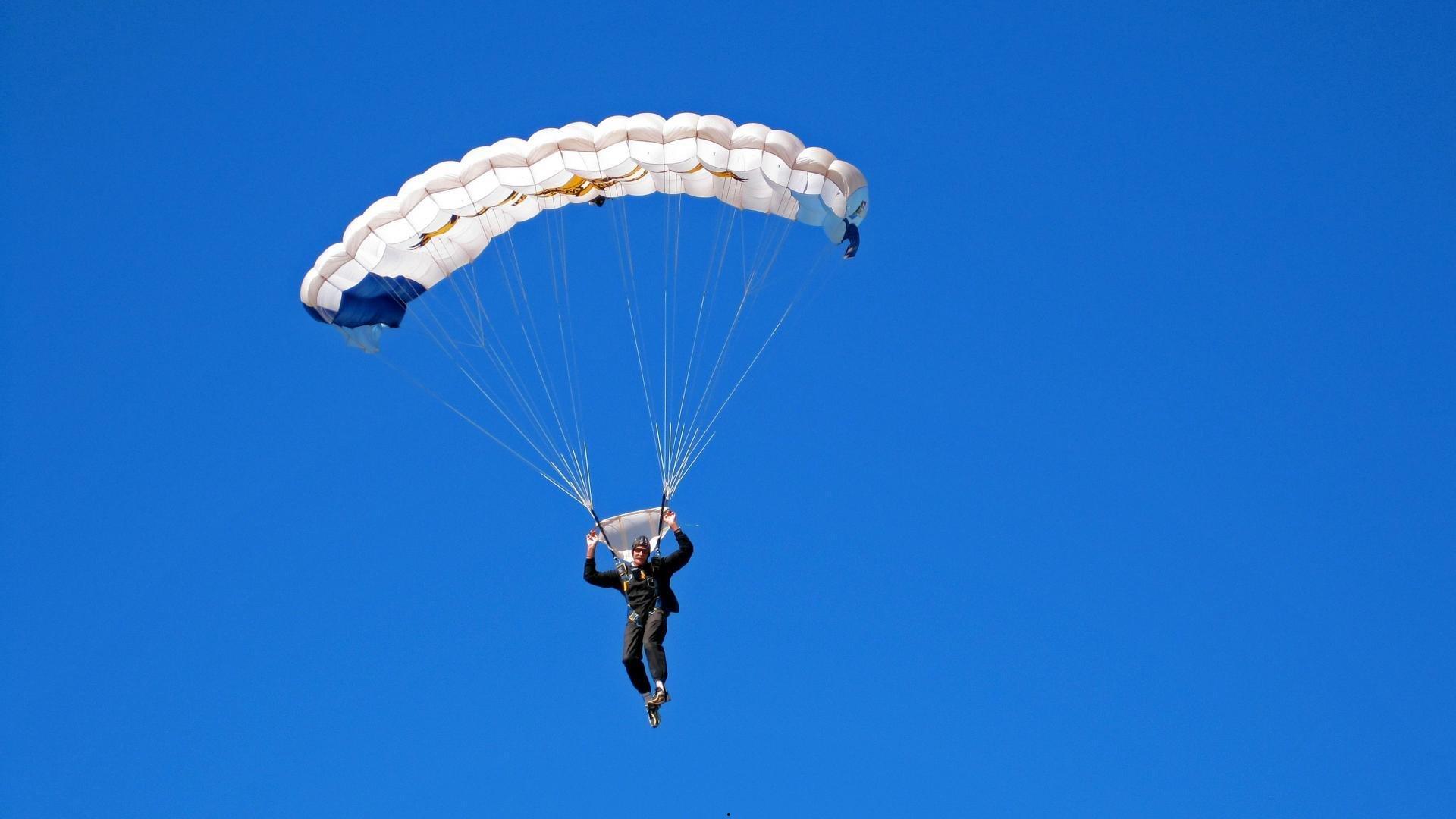 体育教育助力青少年全面发展，多地推进校园体育改革