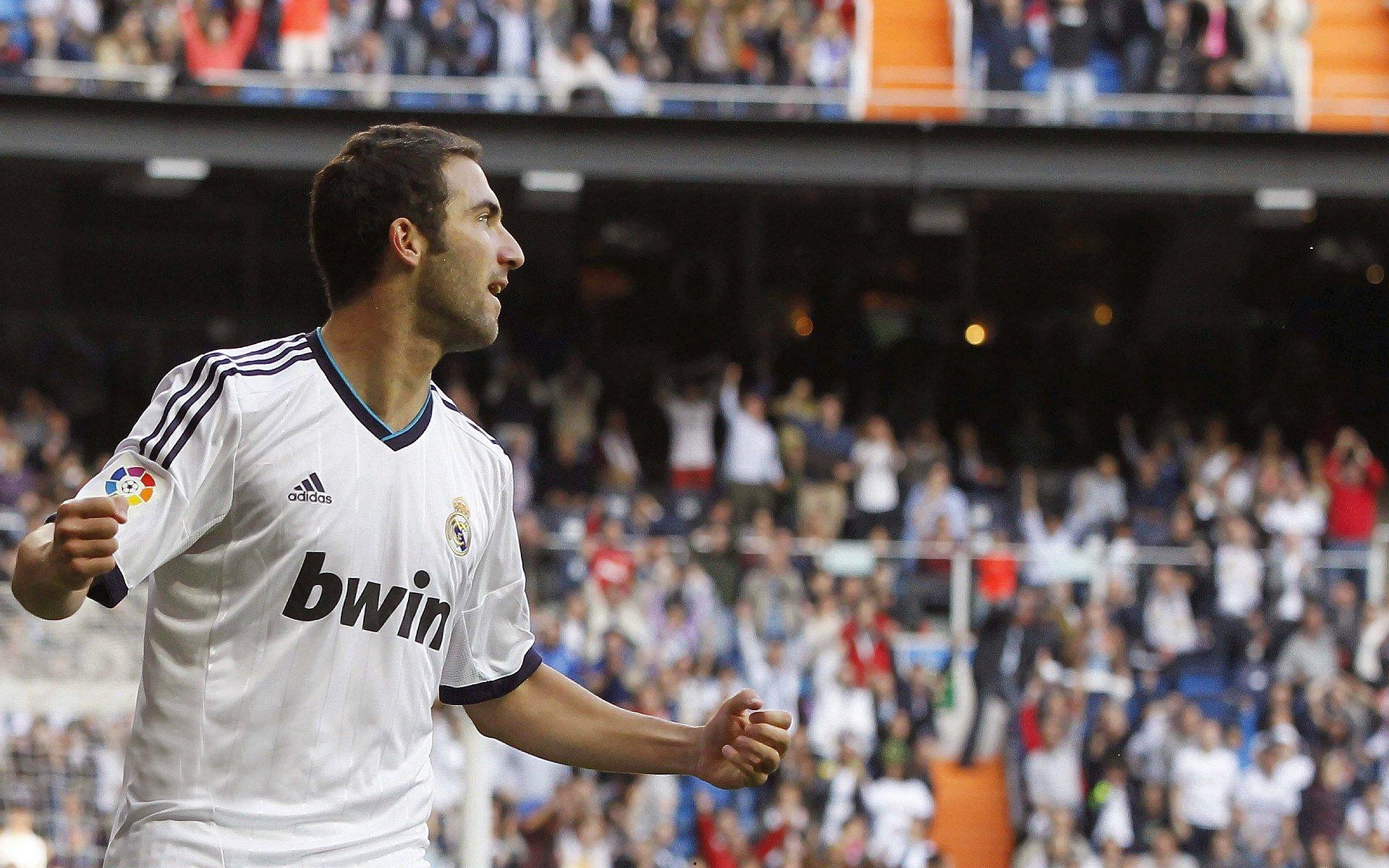 中国花样游泳队巴黎奥运备战进入冲刺阶段 新编排惊艳亮相