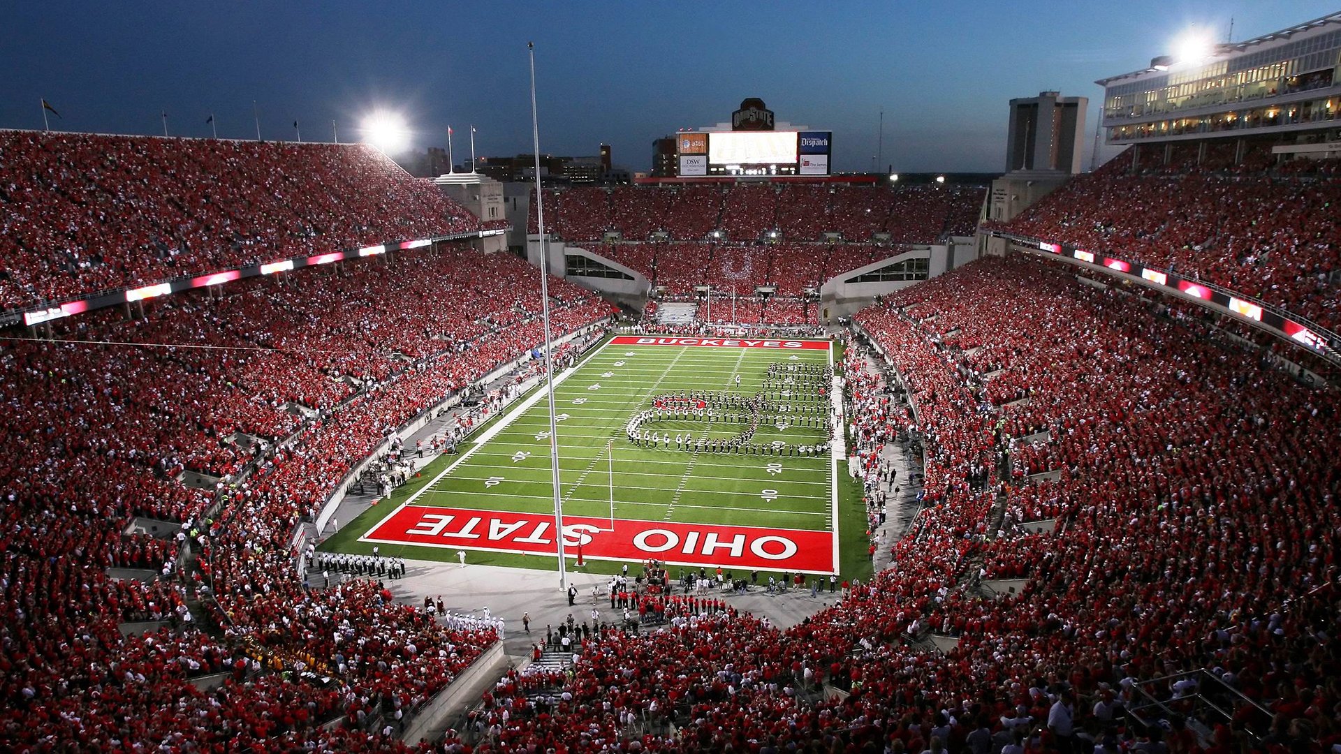 欧洲足坛转会市场风云再起 豪门争抢新星引发连锁反应