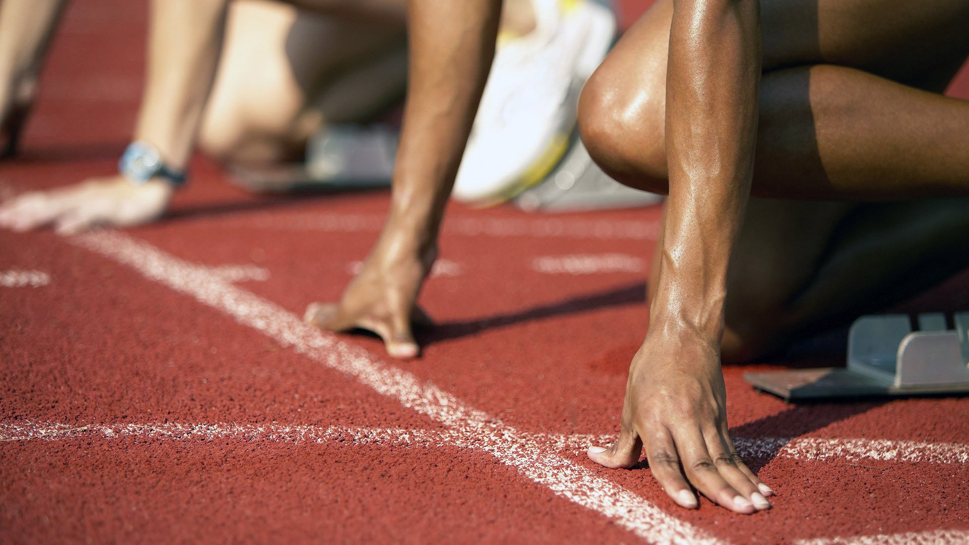 温网巅峰对决，阿尔卡拉斯逆转德约科维奇首夺男单冠军